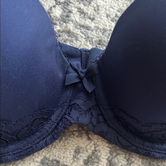 Victoria's Secret Navy Lace Bra - Picture 4 of 10